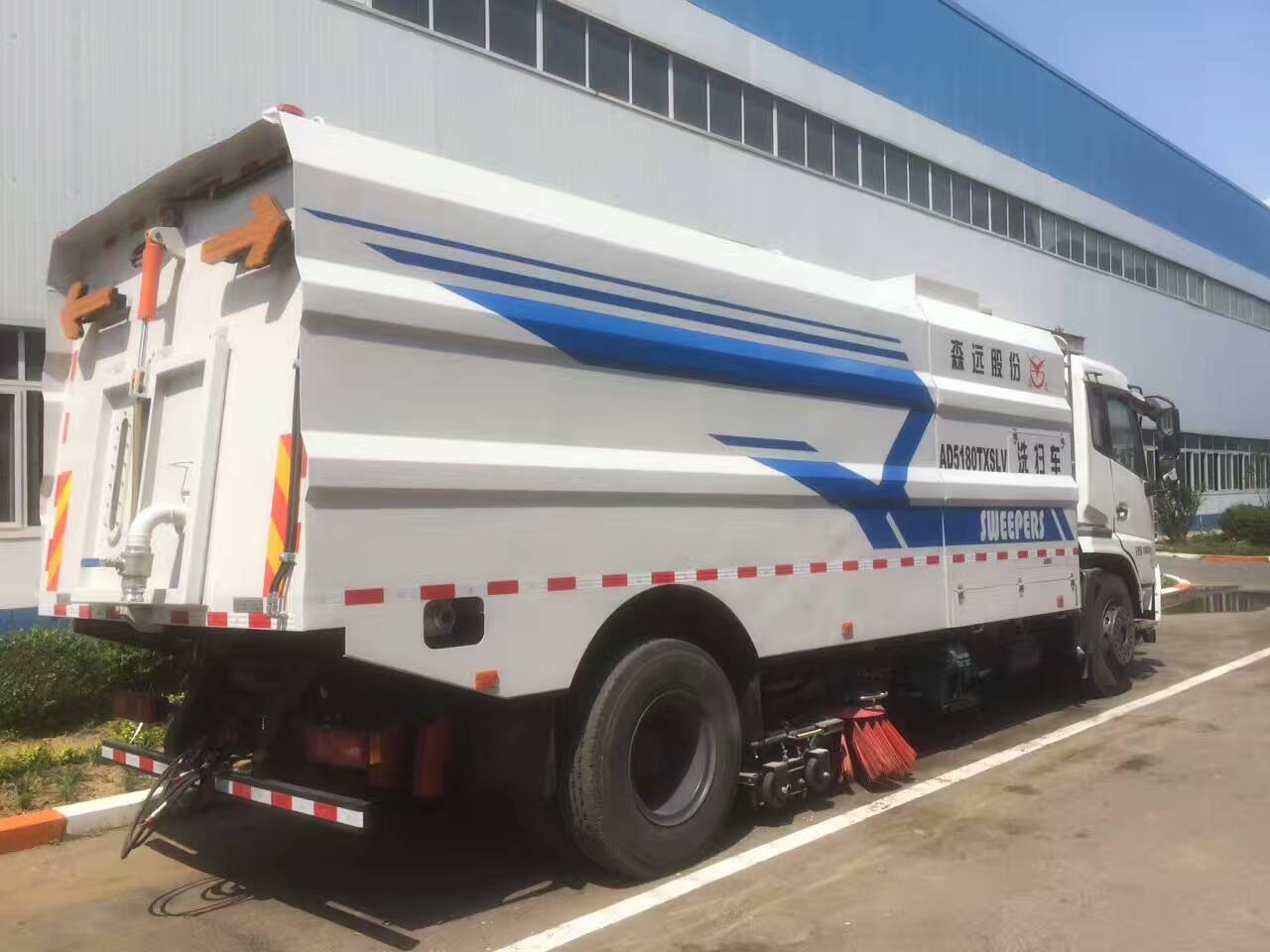 单发扫路车.4.jpg