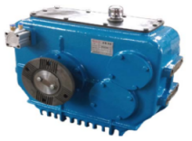 低速行走作业分动箱